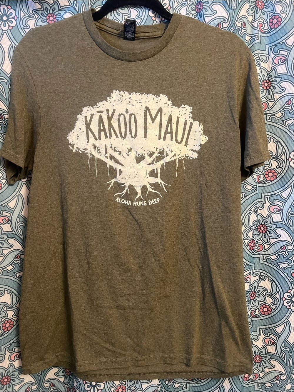 Mau’i Tshirt Unbranded Men's Olive Green Crewneck Tshirt - Medium